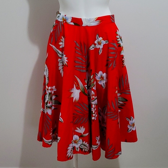 Hell Bunny Vixen Dresses & Skirts - Hell Bunny Vixen red skirt Hibiscus flower print size M
